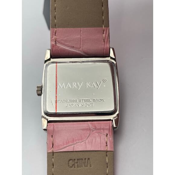 Mary Kay Women's Watch 28mm Pink on Pink New Battery - Adjustable Band - Picture 3 of 7